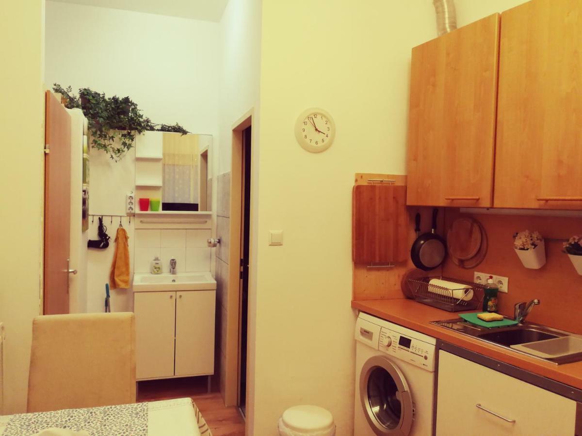 Jungle Apartment Vienna Self Check-In エクステリア 写真